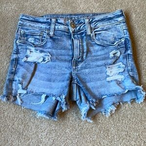 American Eagle high waisted midi shorts size 6